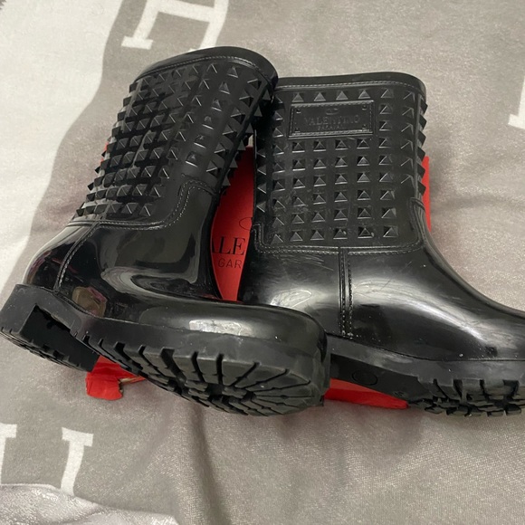 Valentino Black Rockstud Rubber Rainboots 38 US 7 Preowned - Picture 4 of 9